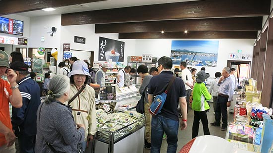 北海道鹿部町間歇泉公園の道の駅特産品売り場